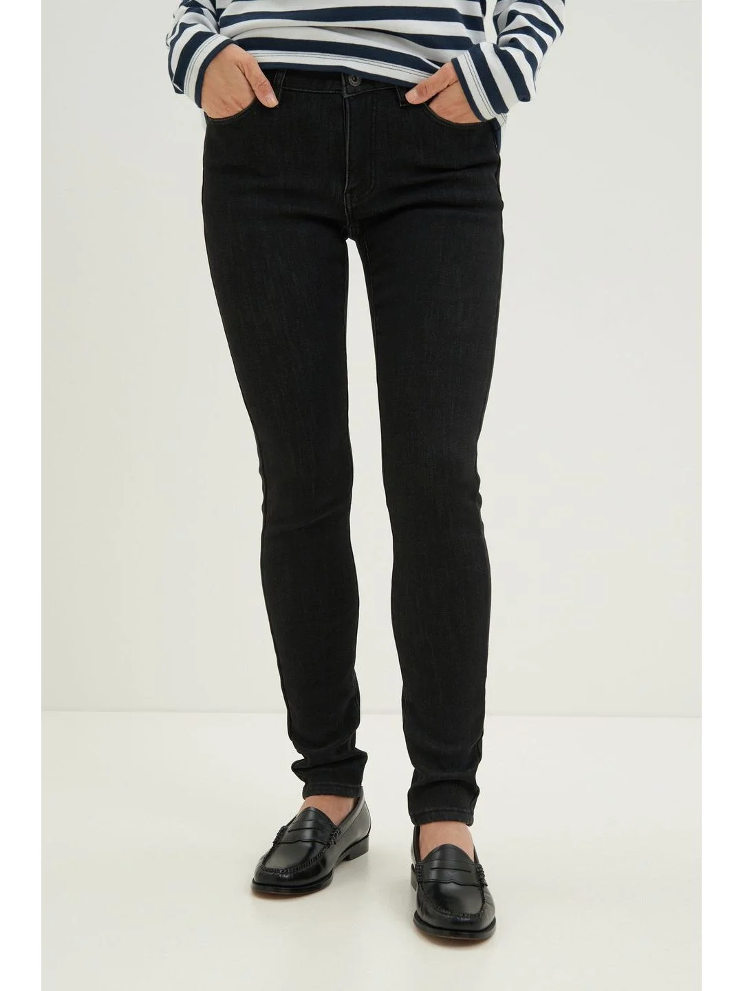 Черный джинсы slim fit женские