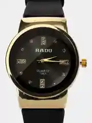 Черный женские наручные часы на силиконовом ремешке