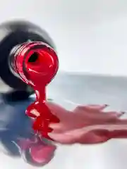 Красный гель лак для ногтей Витражный