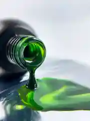 Зеленый гель лак для ногтей Витражный