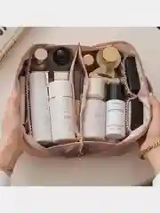 Косметичка жеснкая вместительная