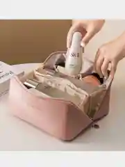 Косметичка жеснкая вместительная