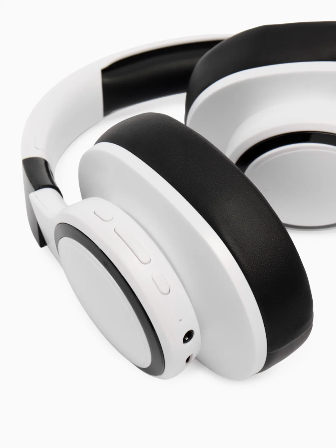 Белый беспроводные полноразмерные наушники  P2960 Bluetooth