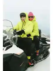 Желтый куртка утепленная из водонепроницаемой ткани