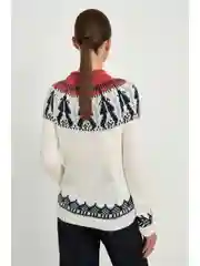 Белый джемпер с шерстью