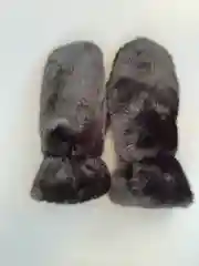 Черный варежки женские меховые, пушистые рукавицы