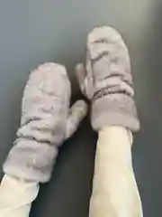 Серый варежки женские меховые, пушистые рукавицы