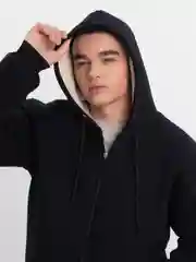 Черный костюм спортивный теплый