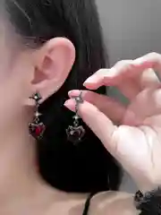 Серьги красный алмаз