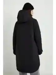 Черный пуховое пальто с капюшоном