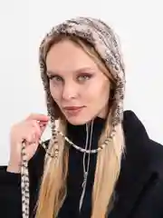 Бежевый меланж шапка чепчик