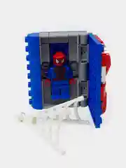 Красный конструктор книга героев с фигуркой героя, совместим с лего(lego)