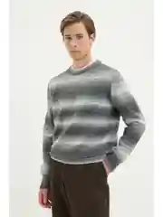 Черный джемпер с шерстью