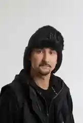 Черный ушанка
