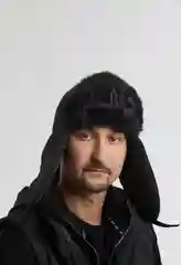 Черный ушанка