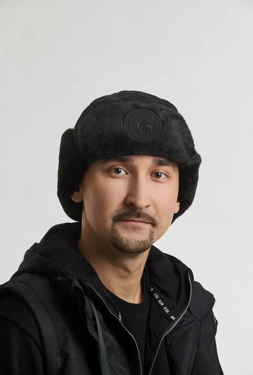 Угольный ушанка