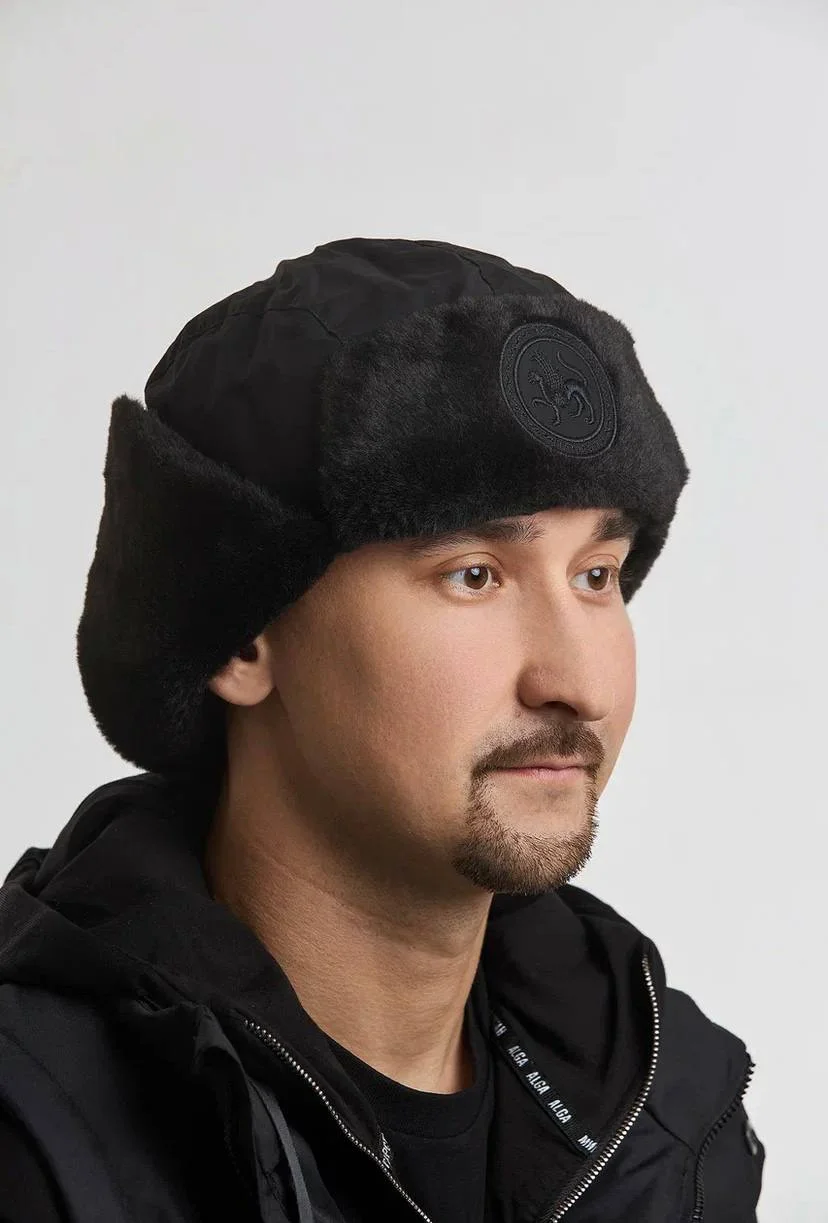 Угольный ушанка