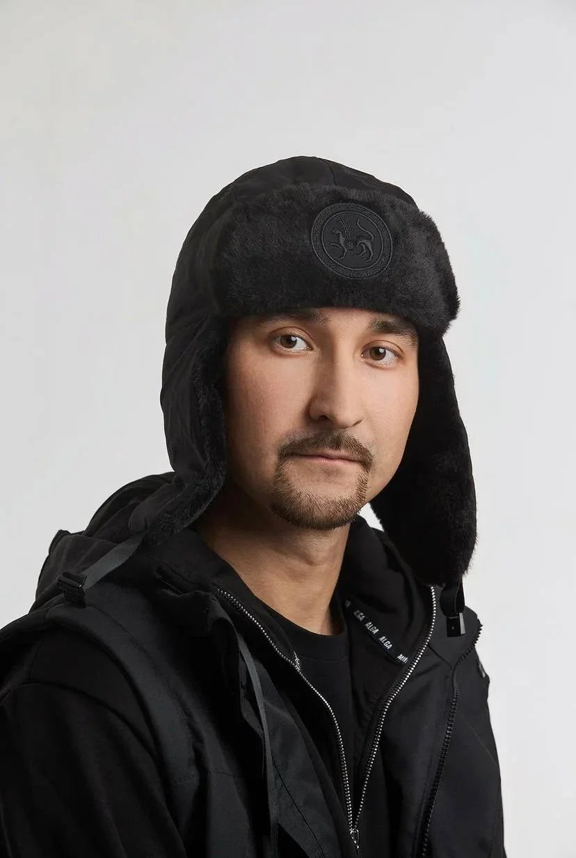 Угольный ушанка