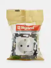 Розетка Legrand Etika с заземлением, белый, 16А