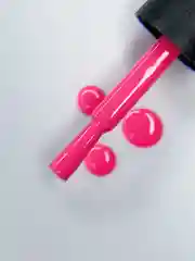 Розовый гель лак для ногтей
