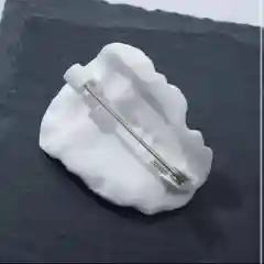Белый брошь Атлант, украшение для одежды