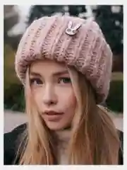 Белый значок деревянный в коробочке, пин брошь, подарочный