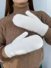 Молочный варежки женские, зимние, черные, белые, с меховой подкладкой