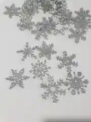 Серебряный снежинки 3 см микс