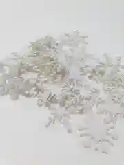 Белый снежинки 3 см микс