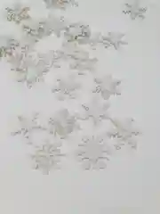 Белый снежинки 3 см микс