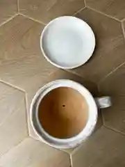 Белый горшок с поддоном Чашка с ручкой 0,7