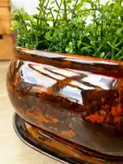 Коричневый горшок с подставкой Tango