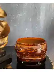 Коричневый горшок с подставкой Tango