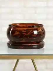 Коричневый горшок с подставкой Tango