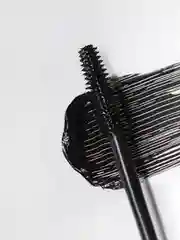 MIXIT Make up Ультрачерная тушь для ресниц с эффектом объема