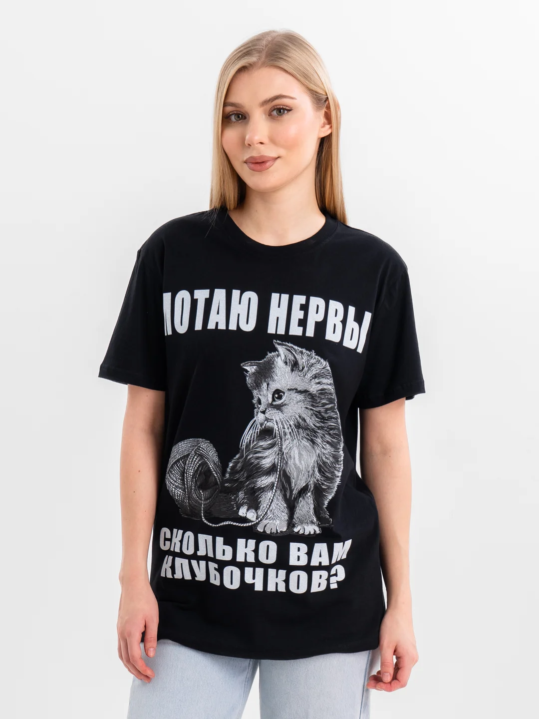 Серый футболка женская Кошка светящаяся в темноте