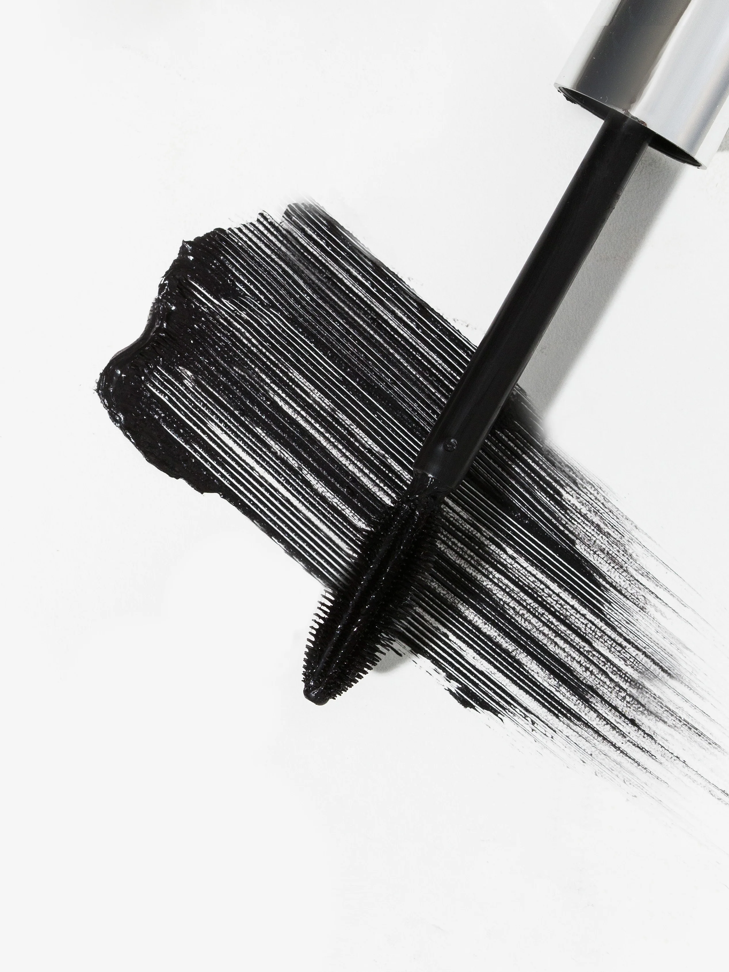 MIXIT Make Up Тушь с эффектом кукольных ресниц