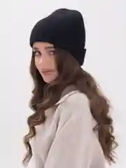 Черный шапка женская
