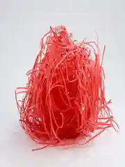 Кораллово-розовый бумажная стружка - наполнитель для подарков и подарочных коробок