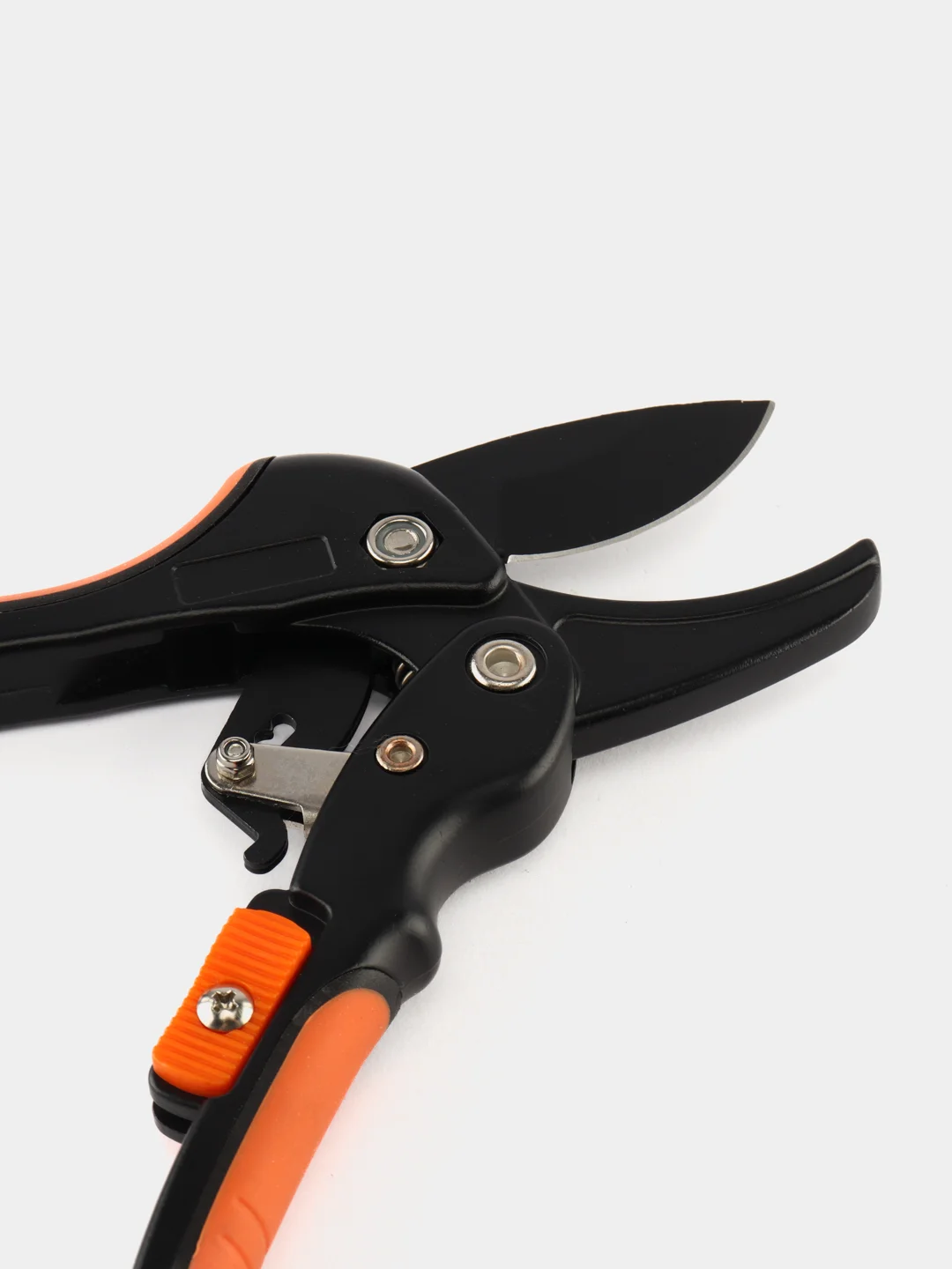 Секатор контактный профессиональный с храповым механизмом Plantic Pro82 35382-01