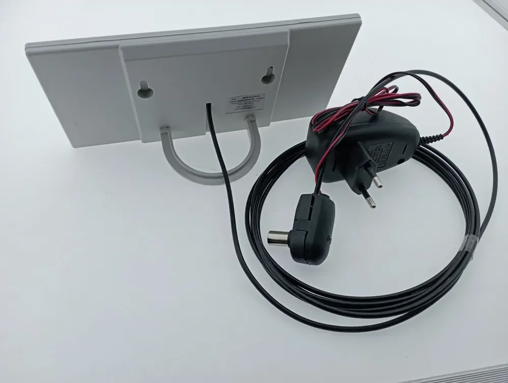 Комнатная антенна  Дельта Цифра 12V, с усилителем