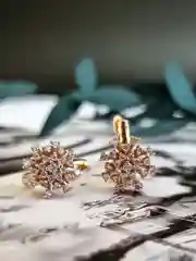Светло-жёлтый серьги женские, позолоченные