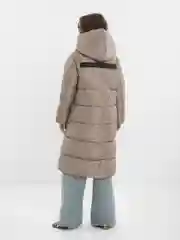 Бежевый женский пуховик зимний