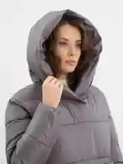 Серый женский пуховик зимний