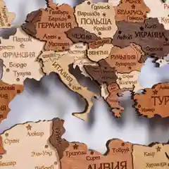 Карта мира из дерева  с подсветкой и прозрачной подложкой