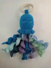 Лазурный погремушка прорезыватель. Вязаный грызунок для млышей