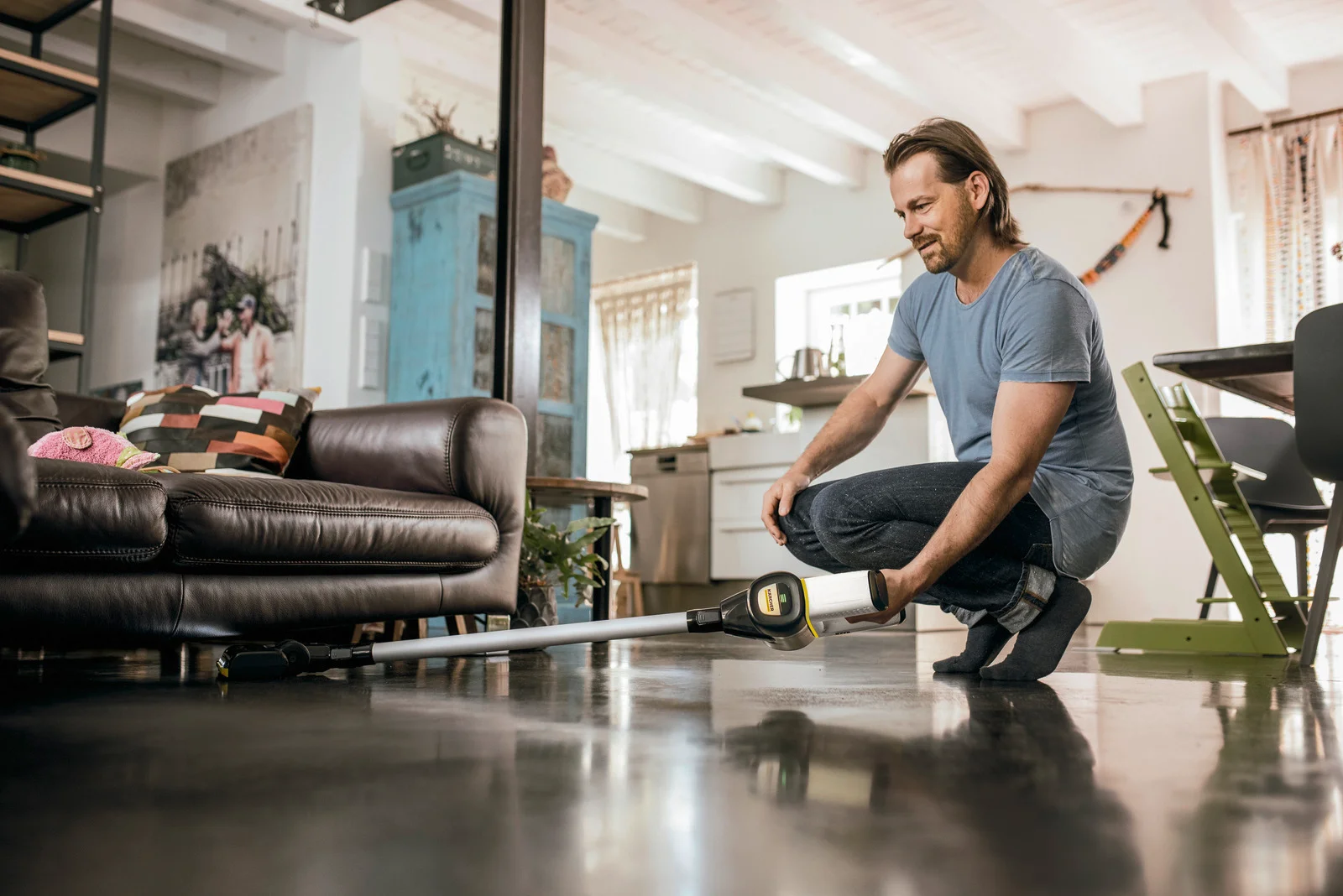 Пылесос вертикальный Karcher VC 6 Cordless ourFamily