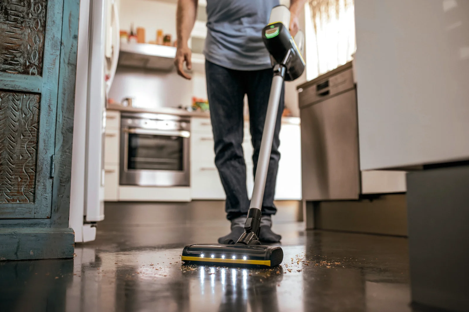 Пылесос вертикальный Karcher VC 6 Cordless ourFamily