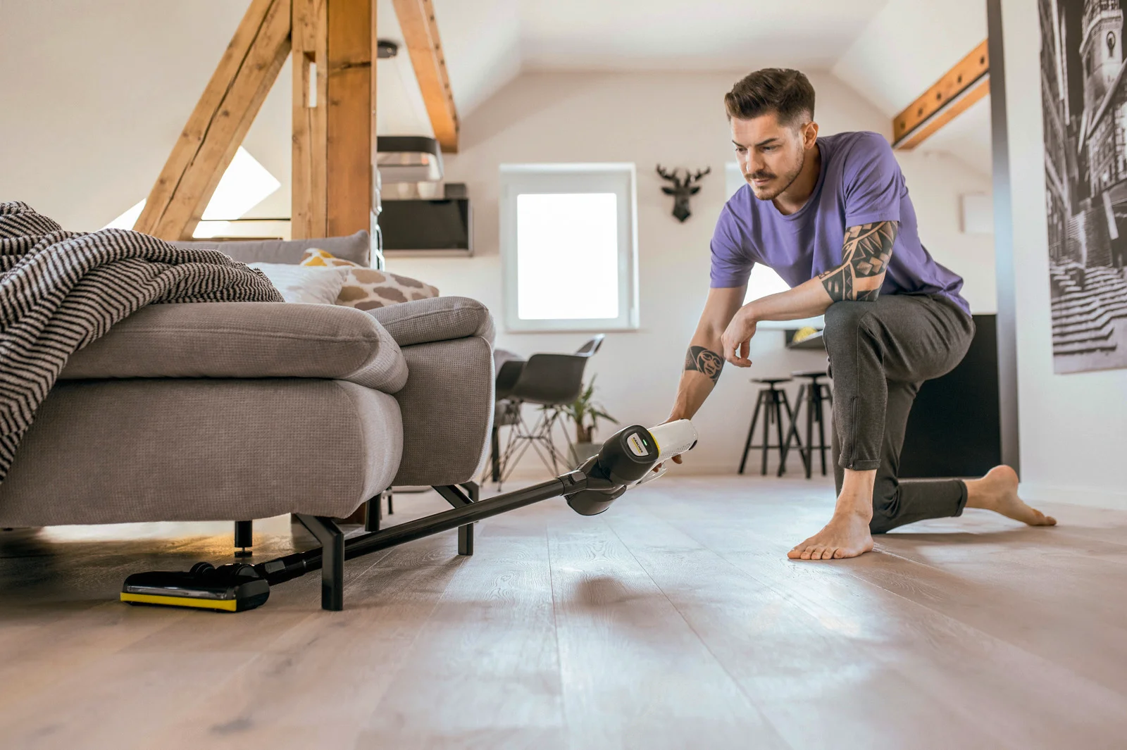 Пылесос вертикальный Karcher VC 4 Cordless myHome Car