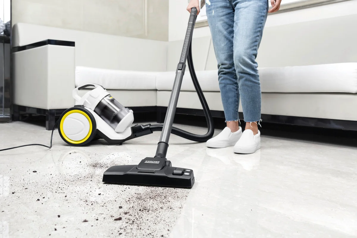 Пылесос сухой уборки Karcher VC 3